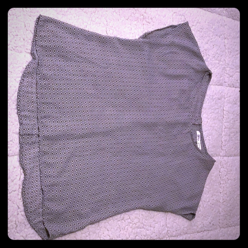 Size M Gray Button Back shirt with Cap Sleeve